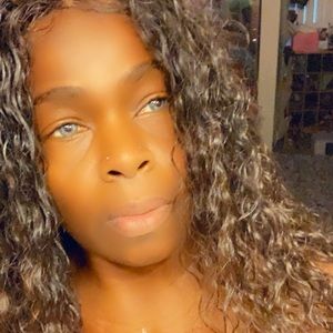 Meet your Posher, Joan